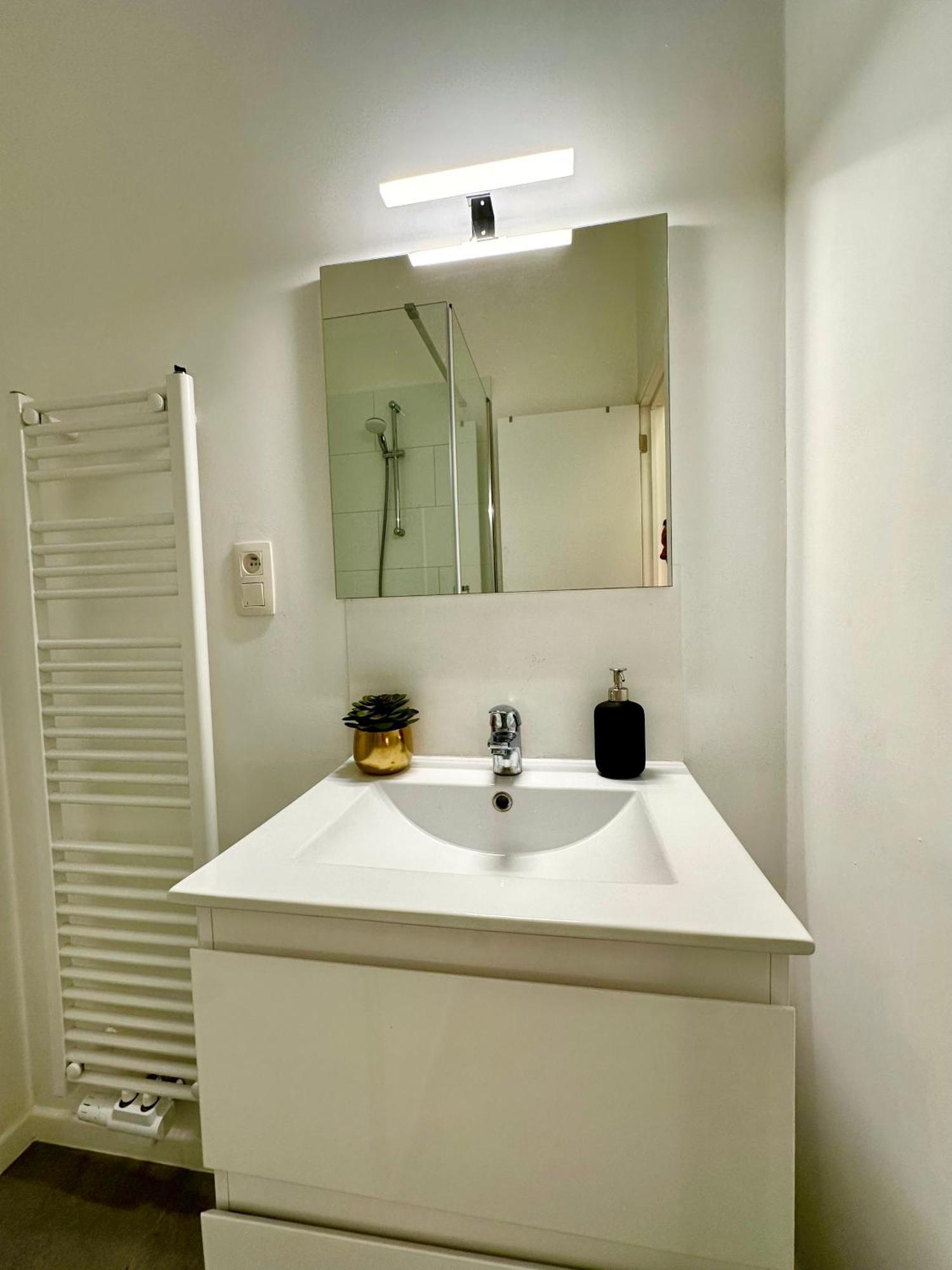 Luxury Suites Mons By Rikas Hotels Екстер'єр фото