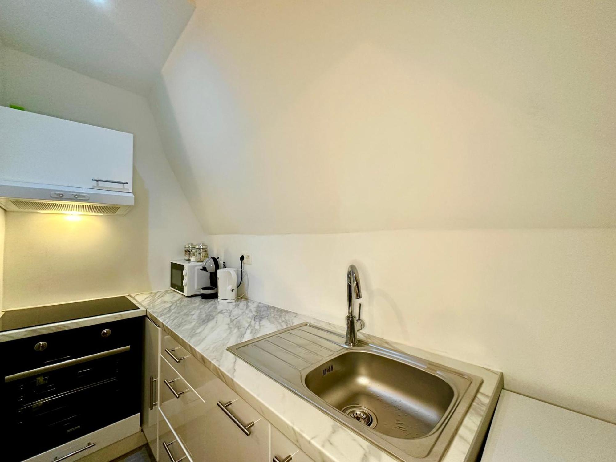 Luxury Suites Mons By Rikas Hotels Екстер'єр фото