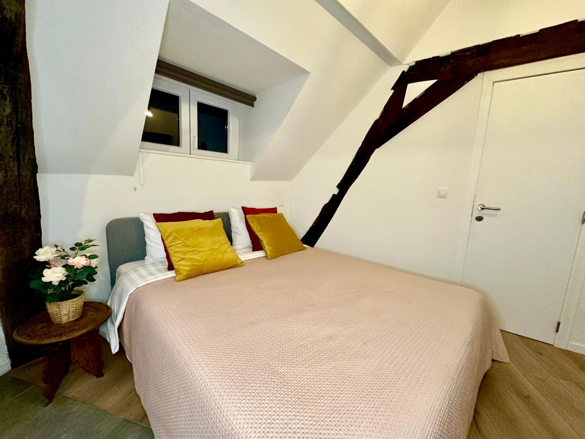 Luxury Suites Mons By Rikas Hotels Екстер'єр фото
