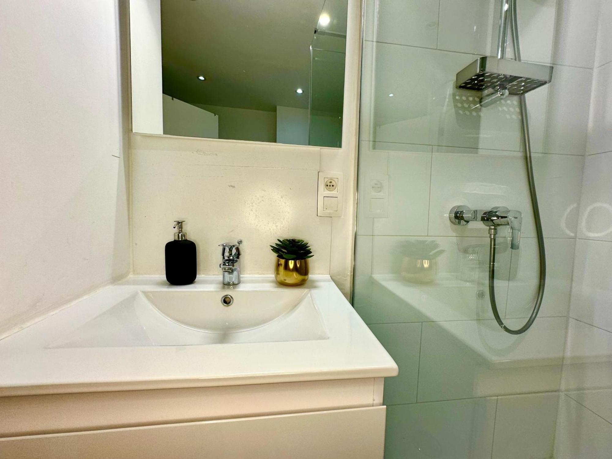 Luxury Suites Mons By Rikas Hotels Екстер'єр фото