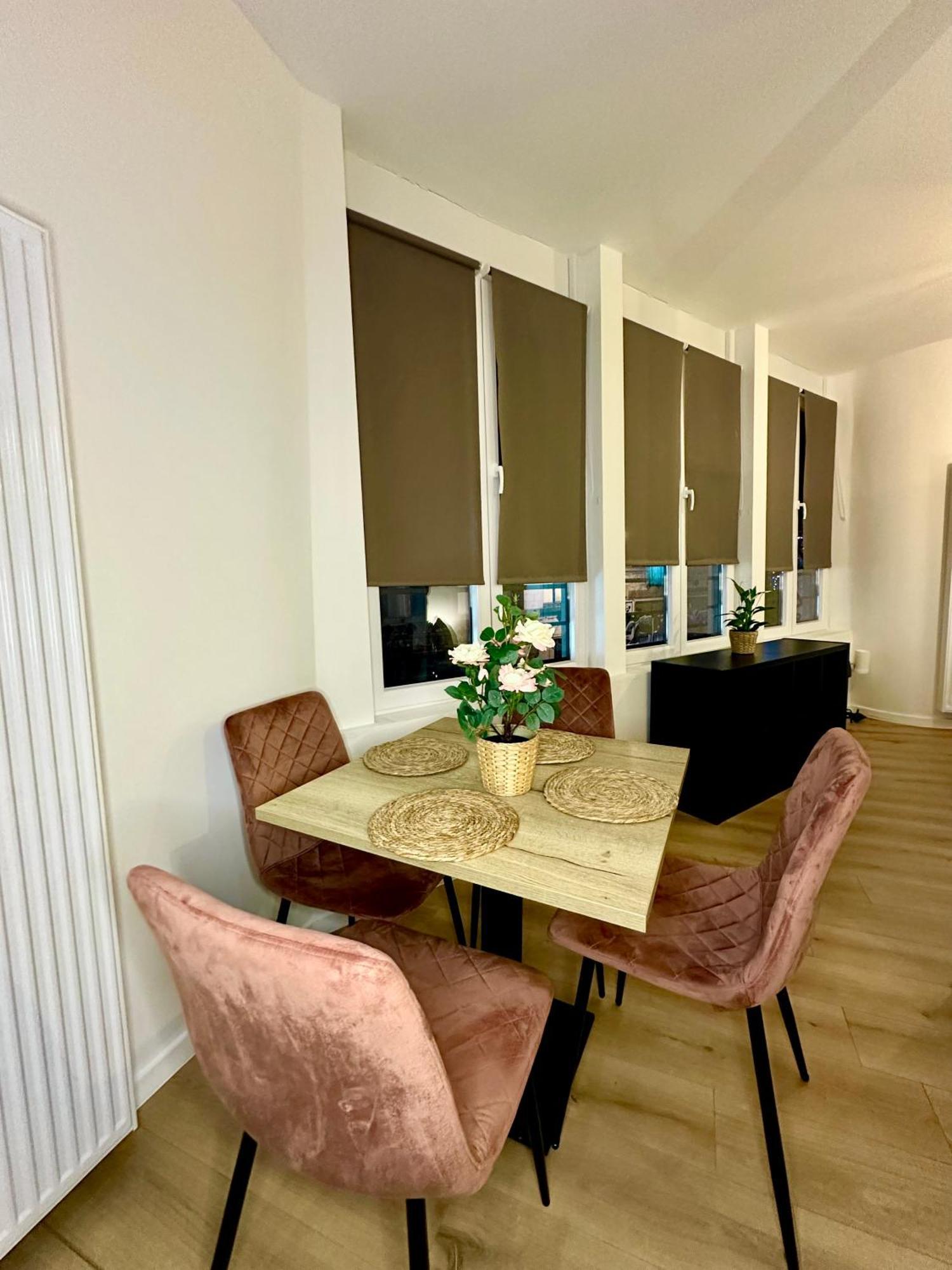 Luxury Suites Mons By Rikas Hotels Екстер'єр фото