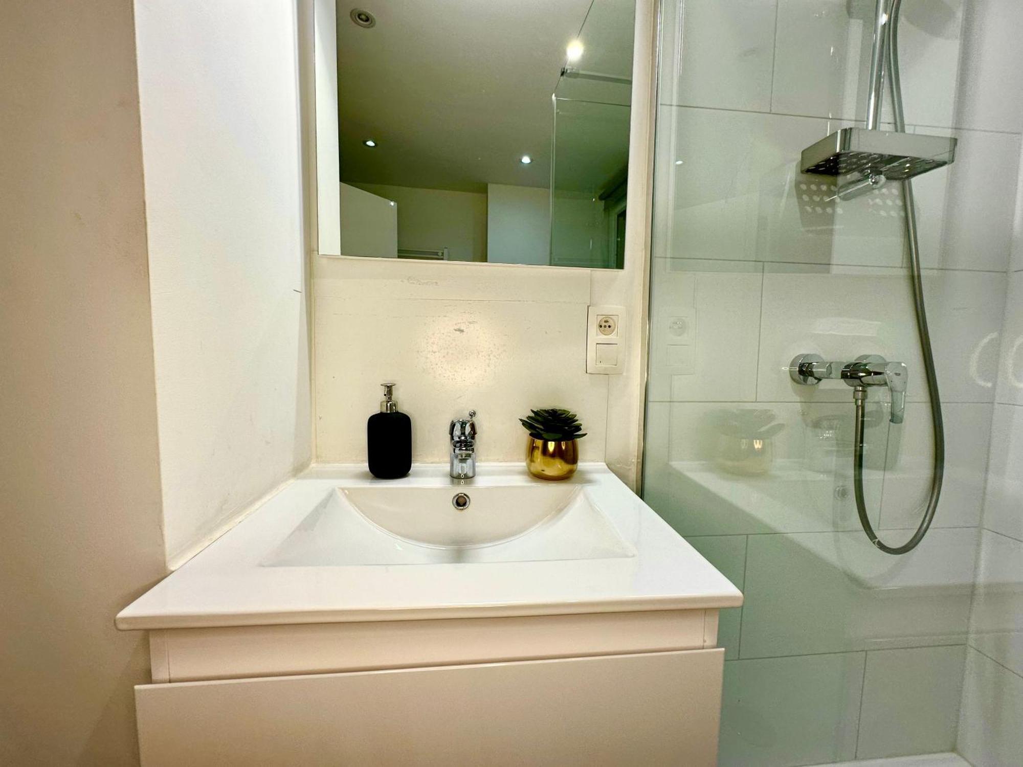 Luxury Suites Mons By Rikas Hotels Екстер'єр фото