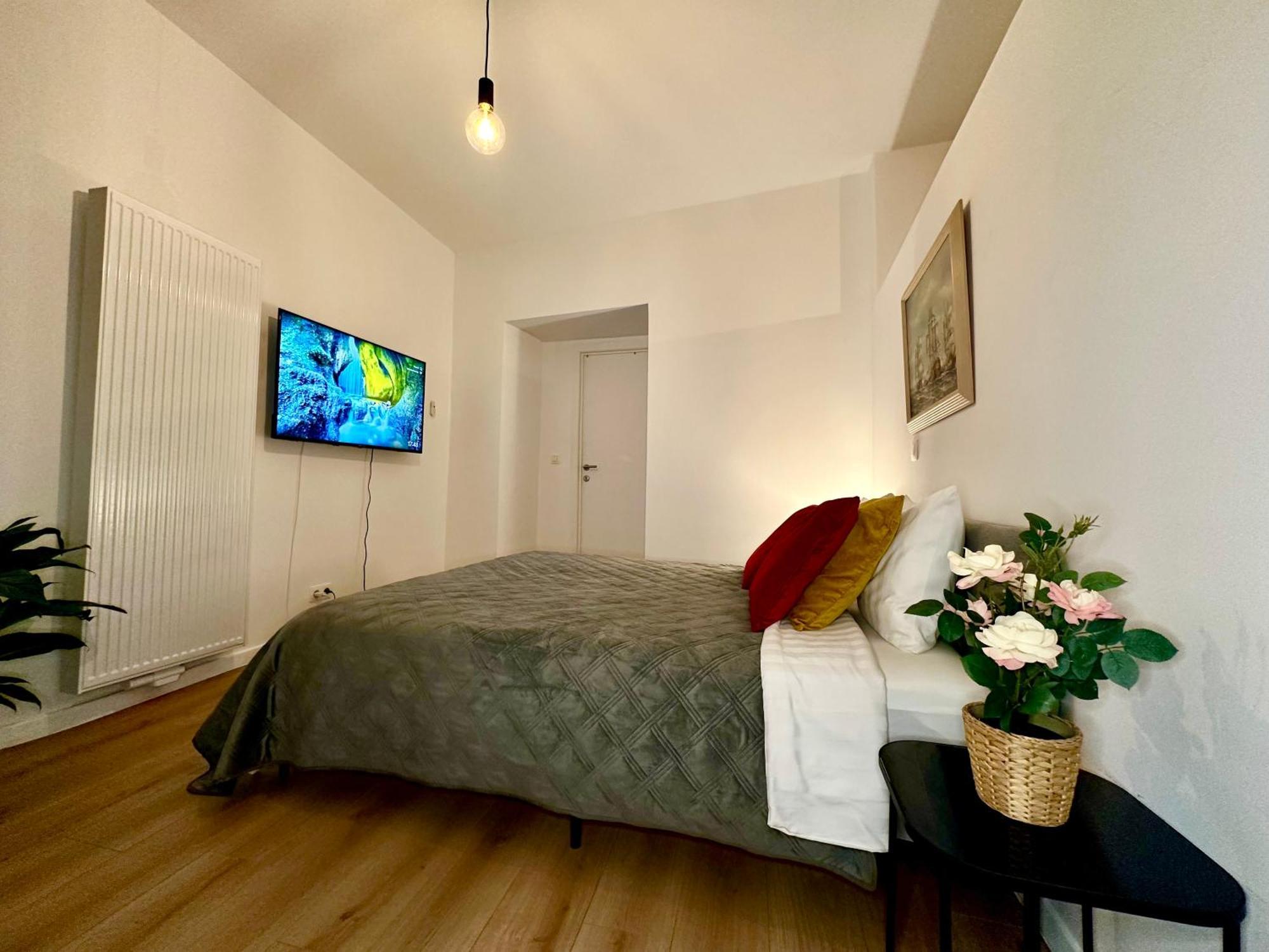 Luxury Suites Mons By Rikas Hotels Екстер'єр фото