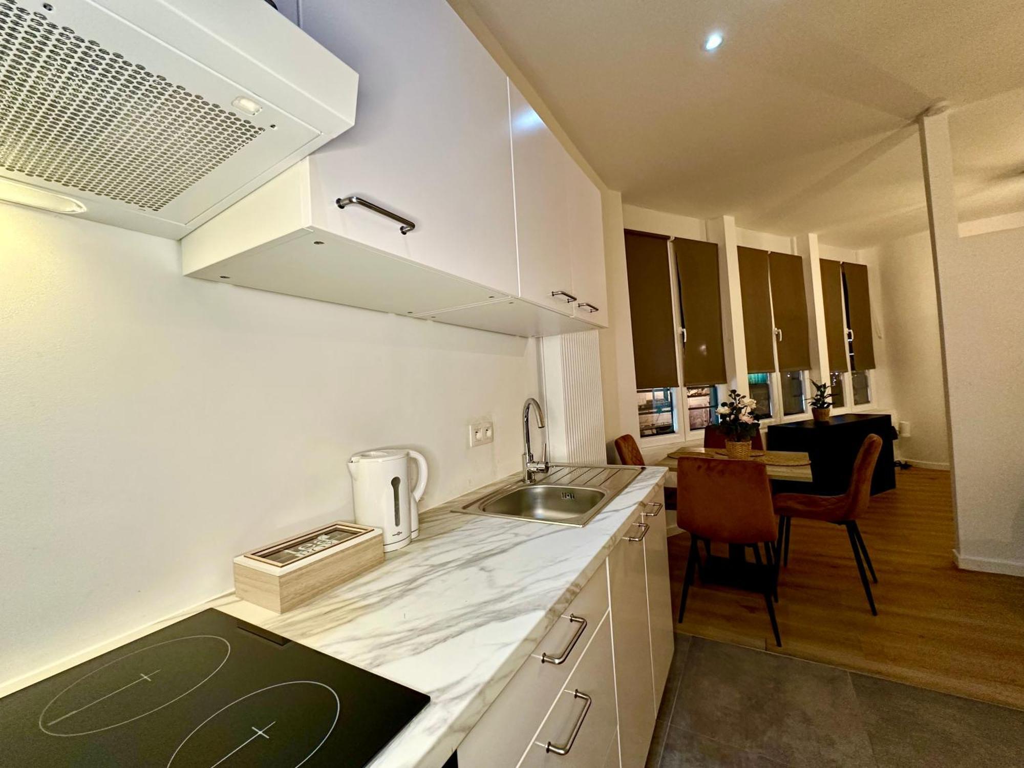 Luxury Suites Mons By Rikas Hotels Екстер'єр фото